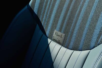 MINI Paul Smith Edition:新しいアイコニックなカラーと素材を組み合わせによって仕立てられたシートにはポール・スミスのサインタグが縫い込まれる