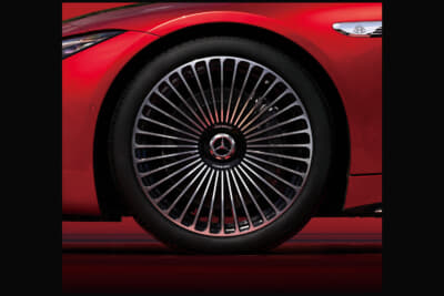 メルセデス・マイバッハSL680 Monogram Series:足もとにはマイバッハ21インチ鍛造アルミホイールをセレクト