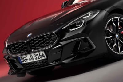 BMW Z4 Final Edition：キドニーグリル、エアインテーク、エキゾーストフィニッシャーなどはブラックアウトで精悍なルックスに