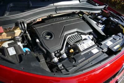 シトロエン C3 MAX ハイブリッド:1.2Lガソリンターボエンジンと電動モーターに6速デュアルクラッチトランスミッション(DCT)の組み合わせる