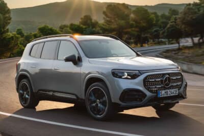 メルセデス・ベンツGLB：直立したフロントデザイン、ショートオーバーハング、ワイドトレッドのボクシーなフォルム