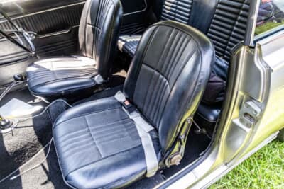 トヨタ コロナHT：ローバックのシートに2点式シートベルトを追加した