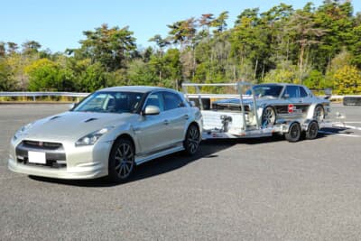 日産 スカイラインクロスオーバー：愛車はフルチューンのSR20DETを搭載したハコスカ。「スカイラインはスカイラインで運びたい」と考え、専用トレーラーとパワーも十分な4輪駆動のスカイラインクロスオーバーを購入した