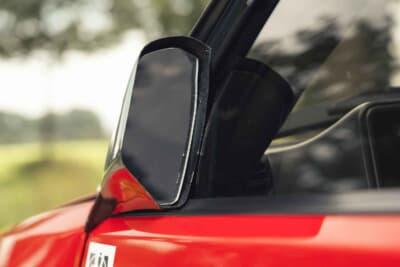 14万9500ユーロ（邦貨換算約2670万円）で落札されたランチア「デルタHFインテグラーレ ムレット・ストラダーレ」（C）Bonhams