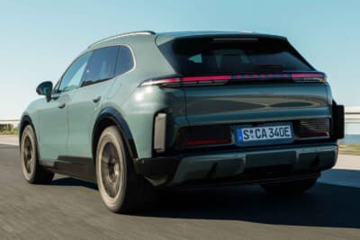 ポルシェ・カイエン・エレクトリック:ポルシェアクティブエアロダイナミクスシステムは、走行状況や速度に応じて空力特性を補正