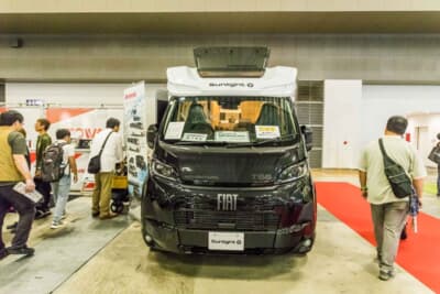 フィアット デュカト:全長740cm、全幅232cm、全高293cmという巨大なサイズのキャンピングカー仕様