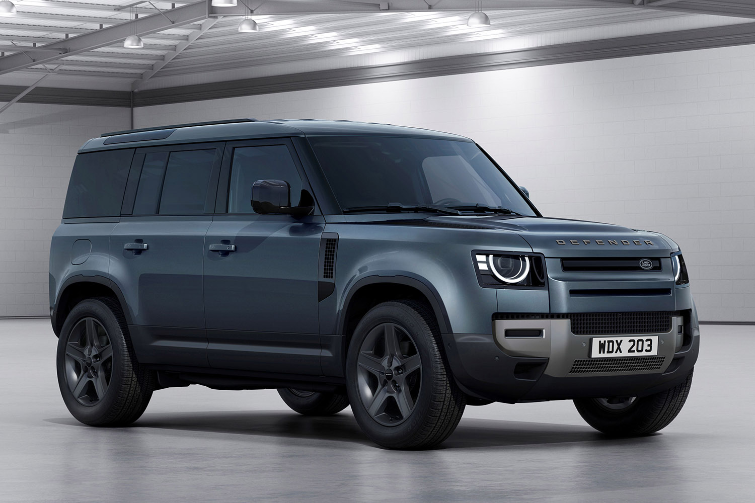 4ドア2シーターと反則級の意外性!「DEFENDER HARD TOP」は後席 4ドア2シーターと反則級の意外性!「DEFENDER HARD TOP」は後席