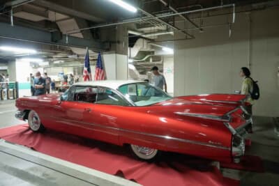 キャデラック ドゥビル クーペ：フルサイズボディが迫力満点だ