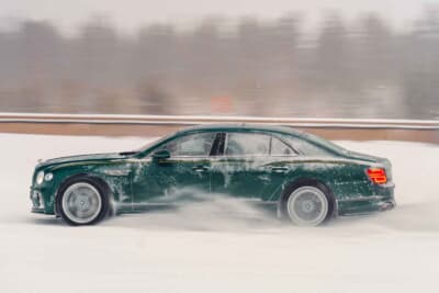 ベントレー・フライングスパー・スピード：4輪それぞれに適切にトルクを配分するAWDシステムで抜群のトラクション性能を発揮