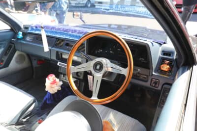 トヨタ ソアラ：現在は内装の仕上げに夢中だそうで、ステアリングはナルディウッド・クラシックを選択