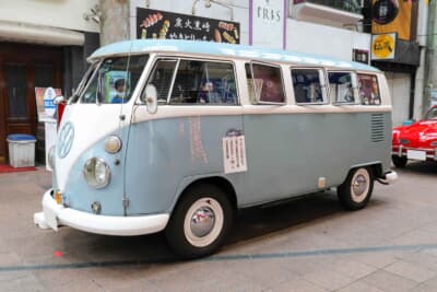 VWタイプ2:窓の枚数はフロントを除くと13枚