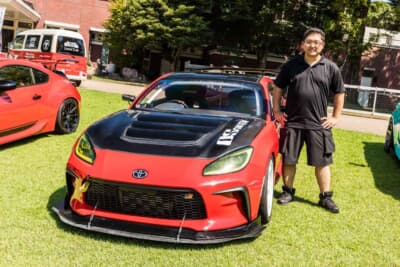 オーナーの“＠Garage M.F.R”さんとスバル BRZ