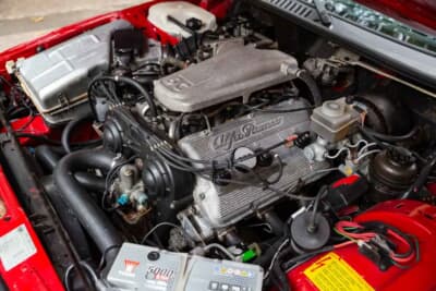 6万5250ポンド（邦貨換算約1318万円）で落札されたアルファ ロメオ「SZ」（C）iconicauctioneers