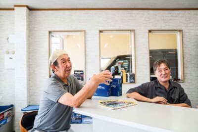 JETサウンド常連の岩田雅彦さん（左）