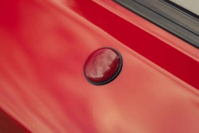 14万9500ユーロ（邦貨換算約2670万円）で落札されたランチア「デルタHFインテグラーレ ムレット・ストラダーレ」（C）Bonhams