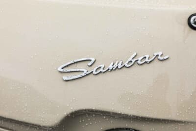 スバル サンバーバン：車名のエンブレムはフロントに装着されていた