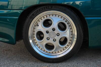 スバルアルシオーネSVX:オーナーである般若さんは、ランボルギーニ「カウンタック」への憧れから、アウトストラーダ・モンツァを履かせている