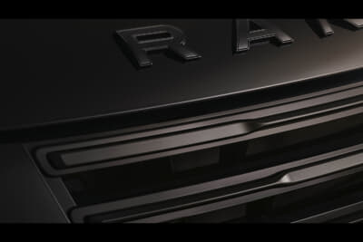 RANGE ROVER SV BLACK：グリルももちろんブラックアウト。ブラック・オン・ブラックのトーン・オン・トーンの美学に酔いしれる