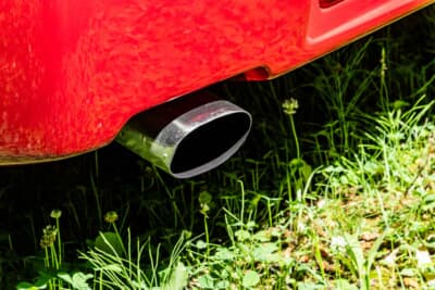 アルファ ロメオ RZ：マフラーは楕円形状のタイプが純正だった