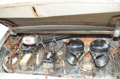 トヨペット ルートトラック：直列4気筒OHVのR型エンジンの排気量は1453cc。3速コラム・シフトのミッションを介して58psのパワーを後輪に伝える