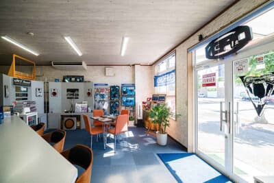 ジェットサウンド：30年以上のキャリアに基づくノウハウで、盗まれないインストールをする同店。分かりやすく、ハッキリ答えてくれるのでわかりやすい