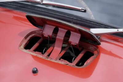 スバル 360 ヤングS:室内へとフレッシュ エアを取り込むエア インレット