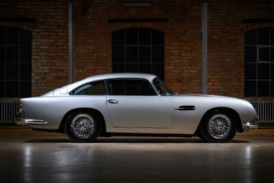 1965年式アストンマーティンDB5：世界一と断言して差し支えないアイコニックなフォルムが美しいボディカラーとともに蘇った