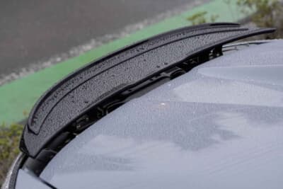 ホンダ S660 モデューロX バージョンZ：アクティブスポイラーは、好みの高さになるよう嵩上げして装着されている