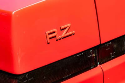 アルファ ロメオ RZ：リアにはRZのエンブレムがボディ同色で貼られている