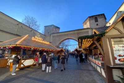 クリスマスマーケットは点在していますので、のんびりお散歩しながらまわってみるのも楽しい