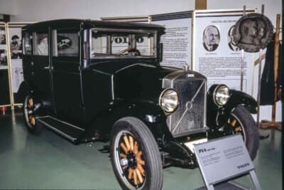 ボルボ PV4セダン