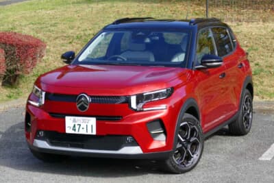 シトロエン C3 MAX ハイブリッド:2022年のパリモーターショーで発表し、世間に驚きを与えたコンセプトカー「Oli(オリ)」の流れを汲む新世代シトロエンデザインを採用