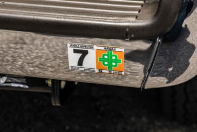 トヨタ 4ランナー:リアバンパーにはハワイ州の車両検査ステッカーが貼られていた