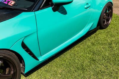 トヨタ GR86:サイドとリアのボトムにはスペックのフラップを追加している