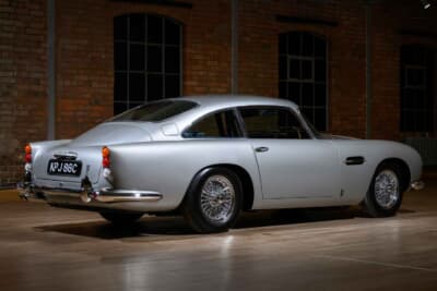 1965年式アストンマーティンDB5：世界の著名人がオーナーとなったDB5。ポール・マッカートニーもミック・ジャガーもそのシルエットに酔った