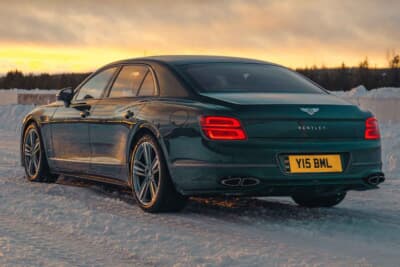 ベントレー・フライングスパー・スピード：ボディサイズは全長5316×全幅1988×全高1474mm、ホイールベースが3194mm