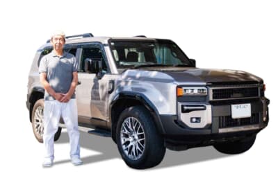 JETサウンド常連の岩田雅彦さん。「内山さんとはもう10年以上の付き合い。せがれと内山さんのおいっ子が友達で、その縁で出入りするようになりました。80ランクルのあと100系を３台乗り継ぎ、いまに至るまでずっとお願いしています。じつは100系のときに盗難未遂に遭いましたが、犯人はエンジンをかけられず。安心してこの250も内山さんにお願いしています」