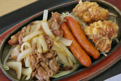 西名阪自動車道・天理PA：牛、豚、鶏の肉もおいしいが、野菜も主役級のおいしさ