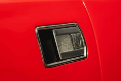 5万7500ユーロ（邦貨換算約1030万円）で落札されたフェラーリ「208GT4」（C）Bonhams