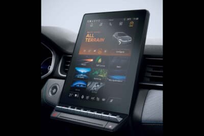 ルノー キャプチャー リミテッド:初採用のエクステンデッドグリップでALL TERRAINモードを選択