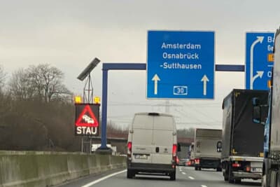 アウトバーンは意外に渋滞も多いんです