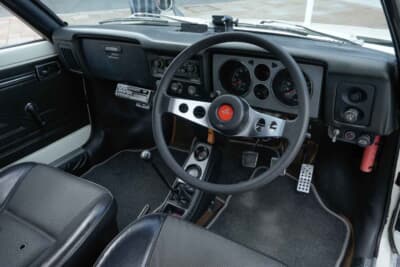 日産 チェリークーペX-1R:オリジナルの状態を保ったダッシュボードは割れのない非常に良好な状態である