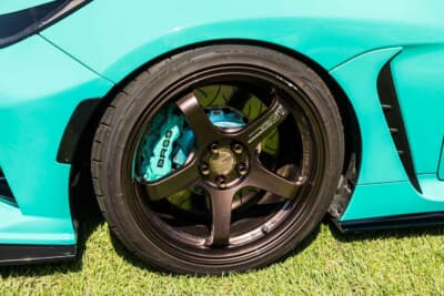 トヨタ GR86:ホイールはADVAN GTビヨンドで18×9.5J+45という極太リム