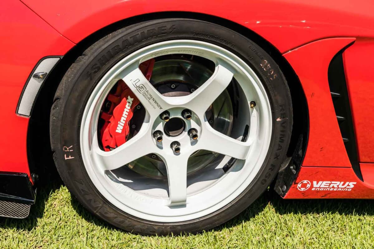 スバル BRZ：ホイールはADVAN GTビヨンドを装着