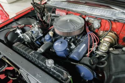 キャデラック ドゥビル クーペ：「しっかり整備していれば、日常的にも使えるんです」と語るオーナーの和田裕之さん