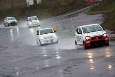練習から決勝まで雨が止むことは一瞬たりともなく、常にヘビーウェットという過酷なコンディション。それでも事故なく終えられたのは、ドライバーの技術とマナーが高い証拠だ