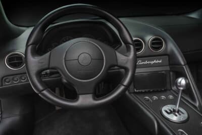 65万1875ドル（邦貨換算約1億78万円）で落札されたランボルギーニ「ムルシエラゴロードスター」（C）Courtesy of RM Sotheby's