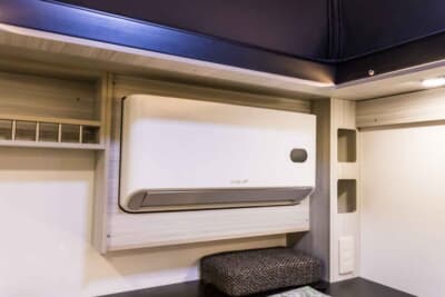 TAMA-T：クーラーやソーラーパネル、リチウムイオン電池などのオプションが装備された展示車両で299万2000円と、300万円を切るプライスとなっている