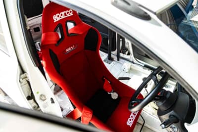 スズキ アルト：室内の安全装備はL275ミラとほぼ同じ。11月の最終戦ではさらにタイムと順位を上げてきそうだ