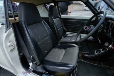 日産 チェリークーペX-1R:純正のスポーツシートは破れなどもなく良好な状態を保っている